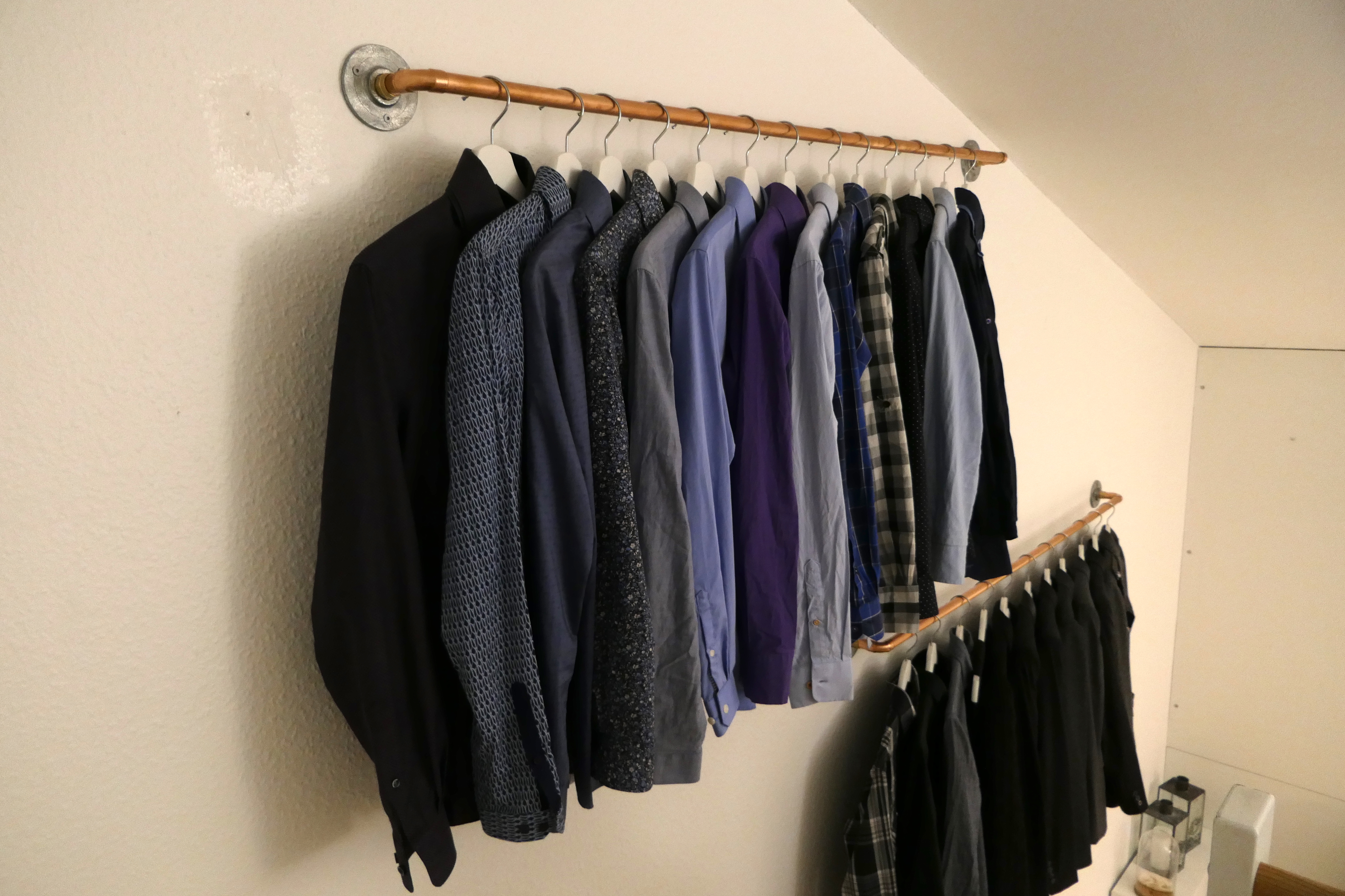 Space saving clothing rack